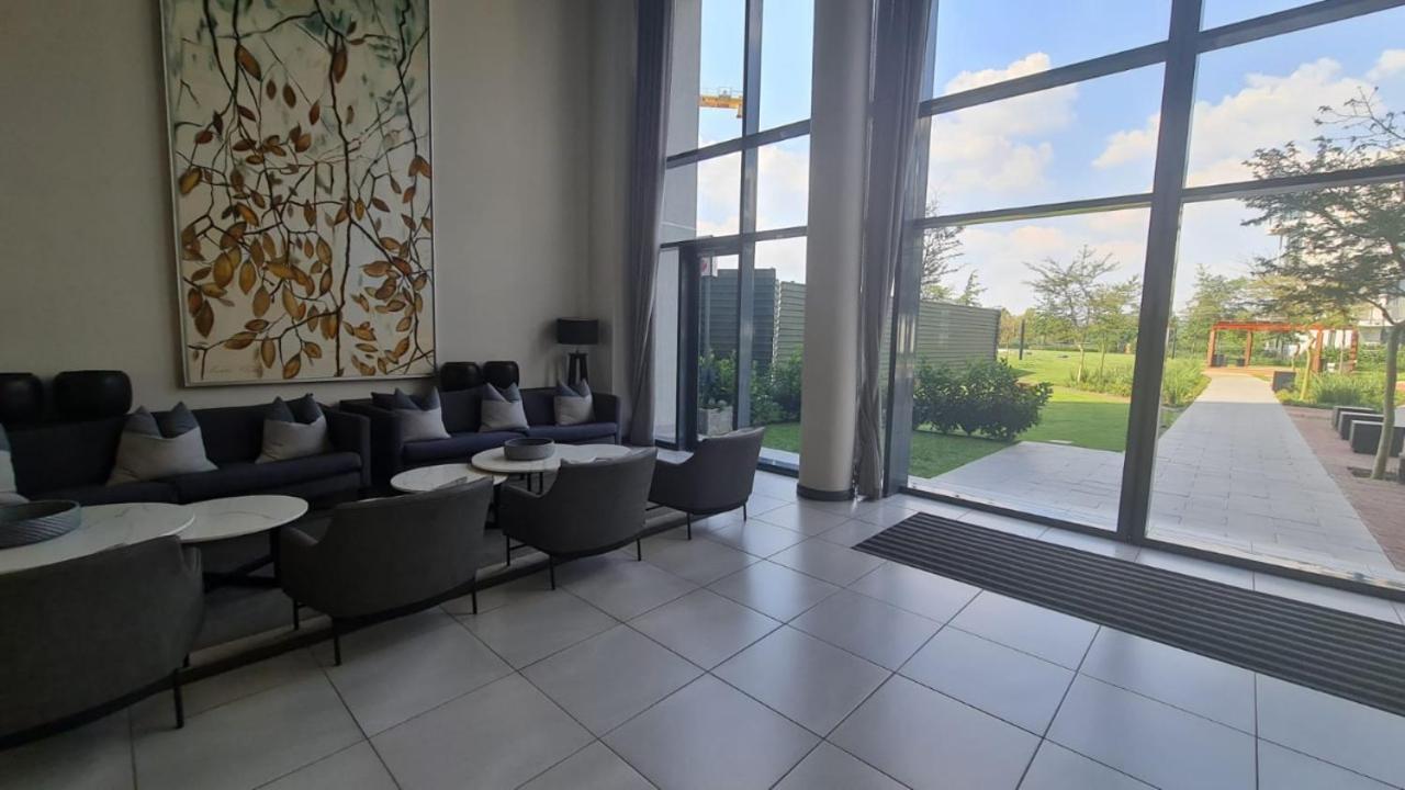 519 Menlyn Maine Trilogy Apartamento Pretoria-Noord Exterior foto