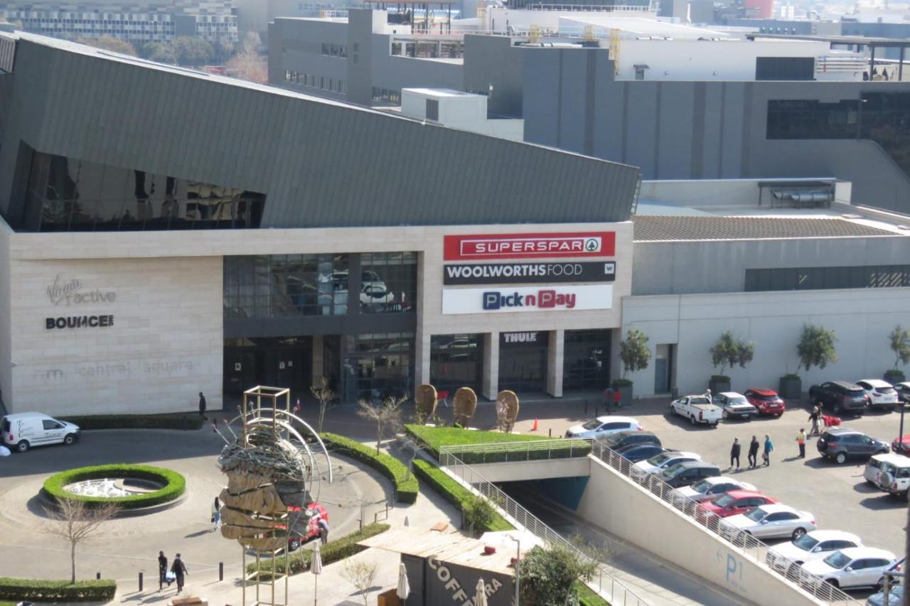 519 Menlyn Maine Trilogy Apartamento Pretoria-Noord Exterior foto